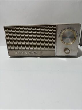 Vintage Zenith Solid State Radio Z218L Mid Century AM Radio Works - Read Listing